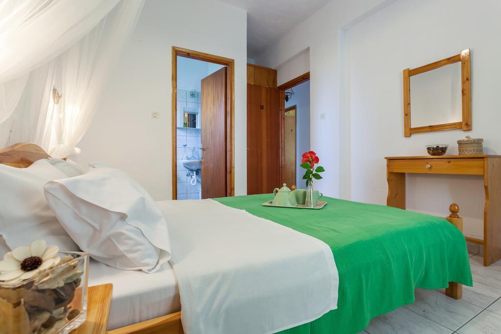 Smaragdi Rooms And Studios Szkópelosz Kültér fotó