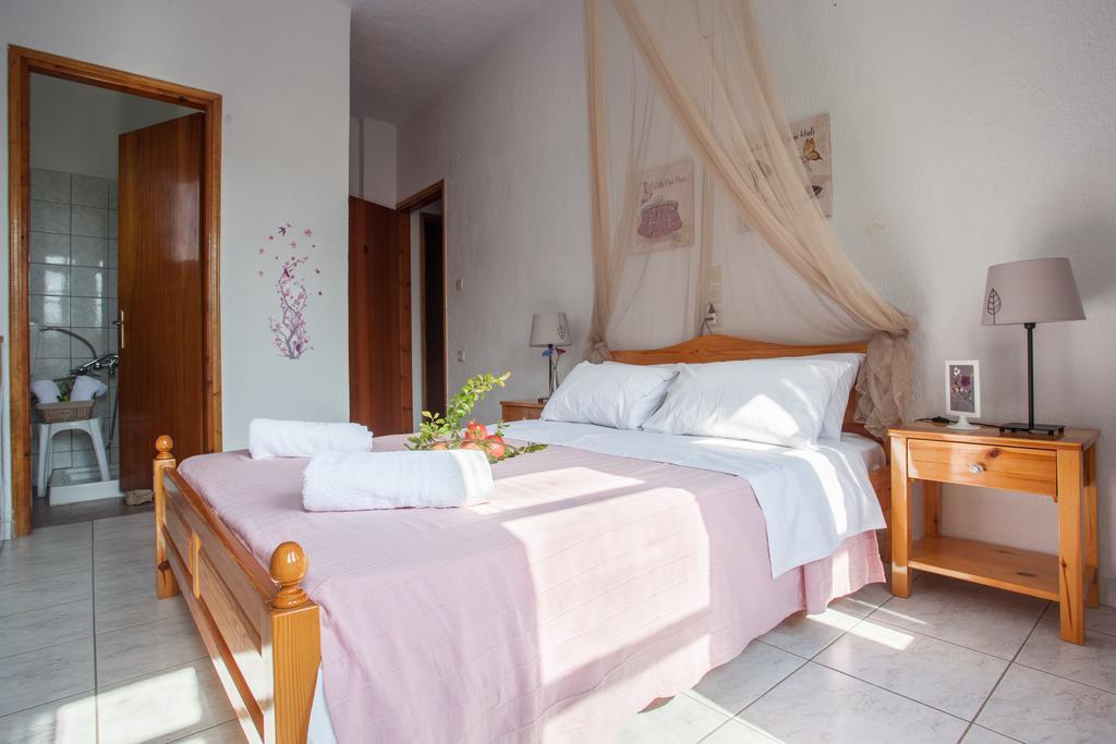 Smaragdi Rooms And Studios Szkópelosz Kültér fotó